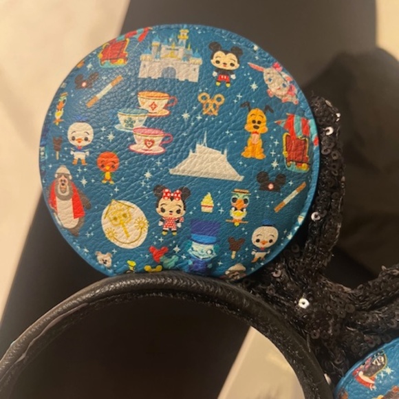 Disney Parks Minnie Ear Headband by Loungefly – Limited Release main image 10
